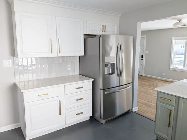 187 Sunset Rd, Avon Lake, OH 44012