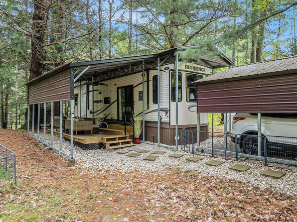 104 Pine Cir, Leroy, MI 49655