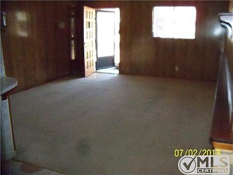 3rd image of 10004 Nesbit Ave