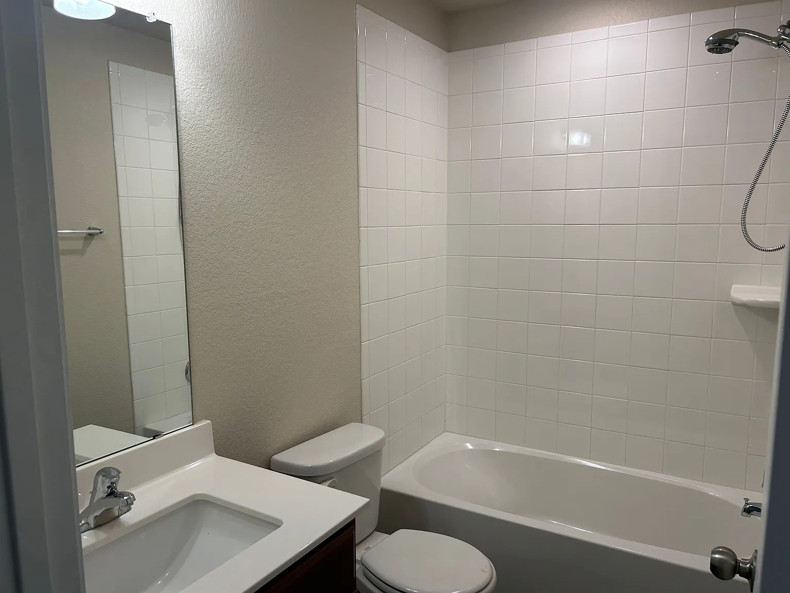 3 bed, 1815 sqft, $1,650 — Photo 1