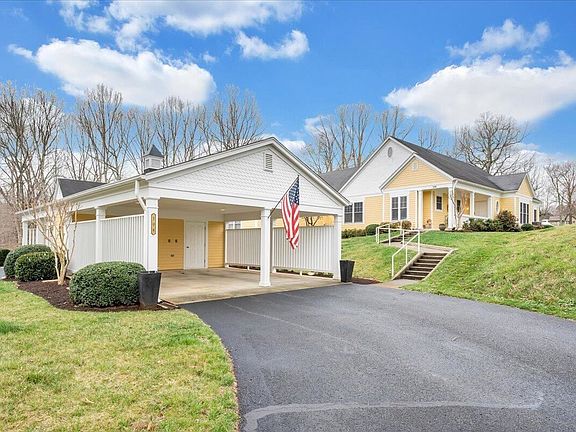 2nd image of 106 Golf Villa Dr