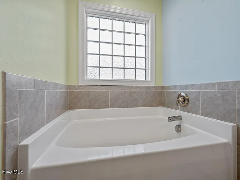 320 Aquamarine Cir — Photo 17