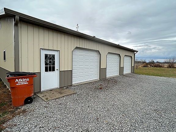4th image of 17970 Friendsville Ave