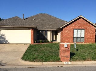 505 Greenfield Dr, Yukon, OK 73099