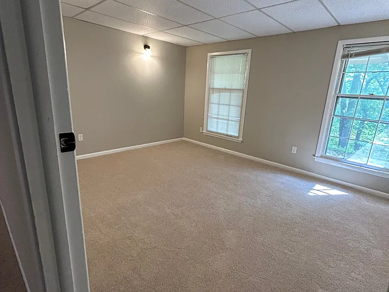 1300 Fieldcrest — Photo 16