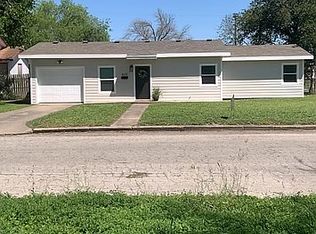 422 E Shelton St, Kingsville, TX 78363