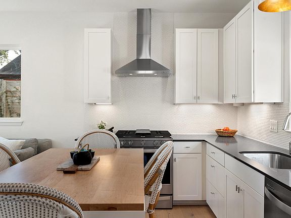 3rd image of 209 Ben Howell Dr Unit 2