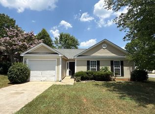 7037 Breeders Cup Cir, Charlotte, NC 28215