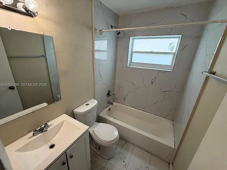 2140 NW 24th St #2 — Photo 7