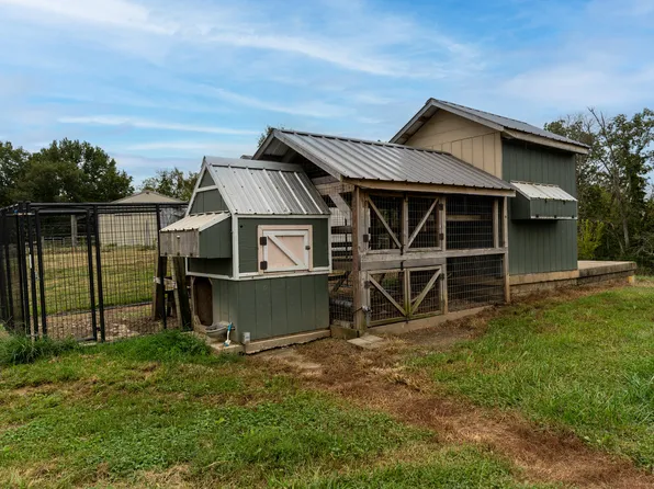 3140 Crooked Creek Rd, Berry, KY 41003