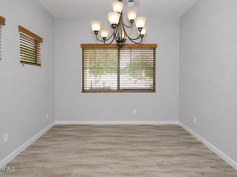 232 W Stanley Ave — Photo 4