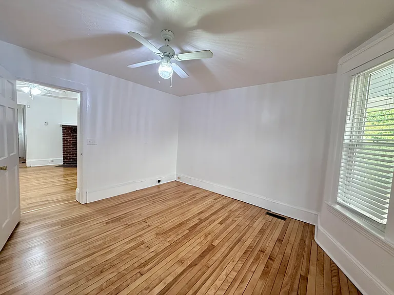 5 Stoneland Rd #1 — Photo 5