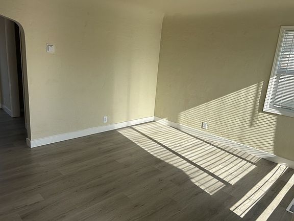 5th image of 330 Moorland St