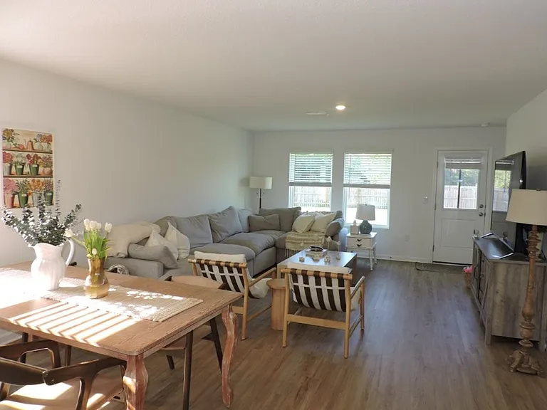 4664 Carlstrom Ln — Photo 3