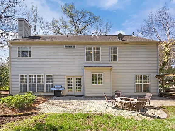 2nd image of 10833 Kenderly Ct