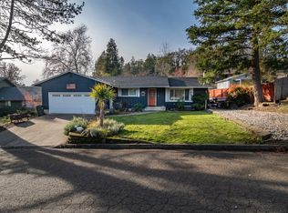 3074 NE Monterey Dr, Roseburg, OR 97470