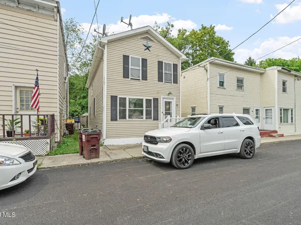 15 Penrose Avenue, Mechanicville, NY 12118