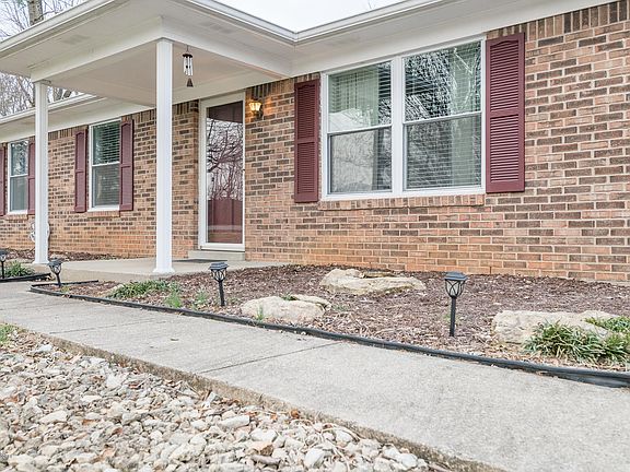 5th image of 124 Teakwood Cir