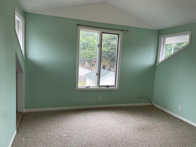 1129 1/2 Pennoyer Ct — Photo 19