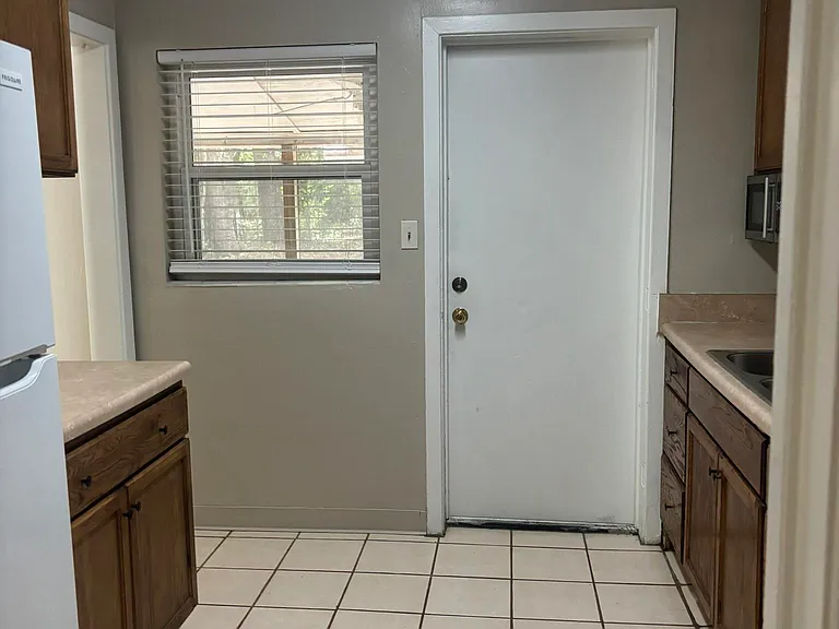 1629 Rankin Ave — Photo 4