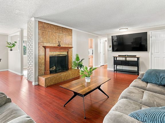 2nd image of 17377 SE Colina Vista Ave