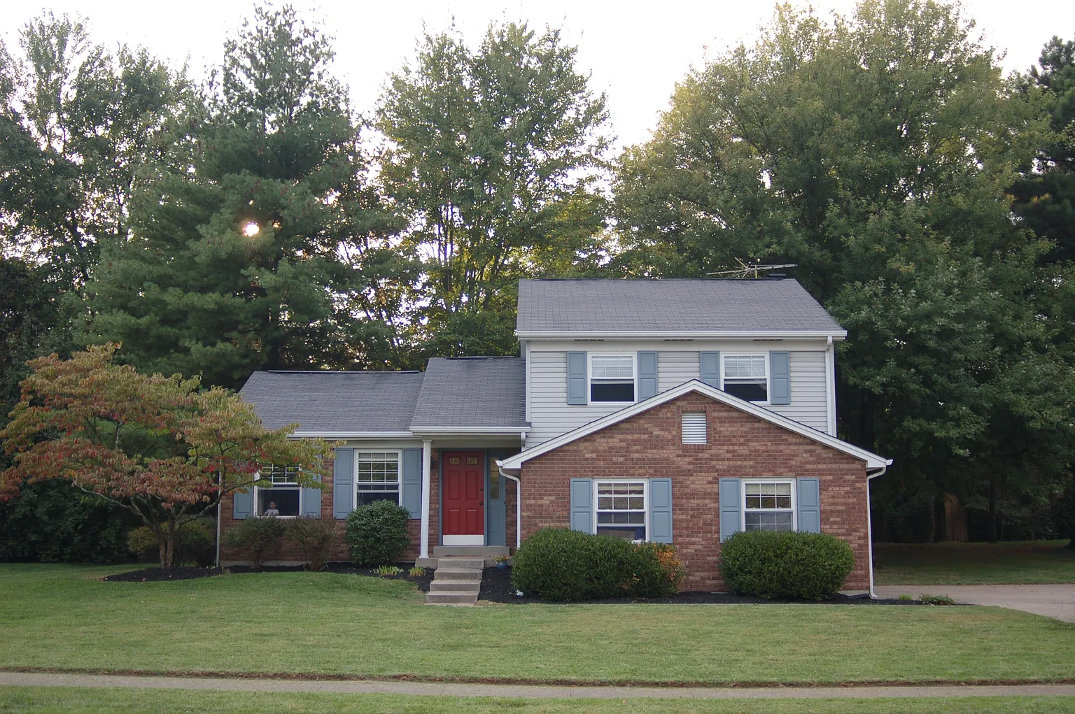 3689 Meadowview Dr photo 1