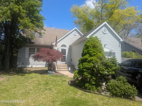 44 East Drive, Toms River, NJ 08753