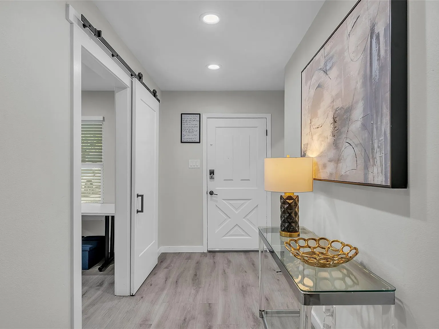 5 bed, 2.0 bath, 1875 sqft, $5,950 — Photo 3