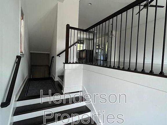 3rd image of 1903 Seegars Pl