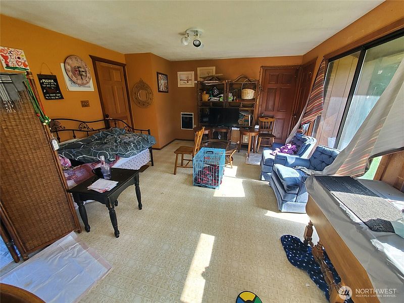 5th image of 4924 165th Lane SW