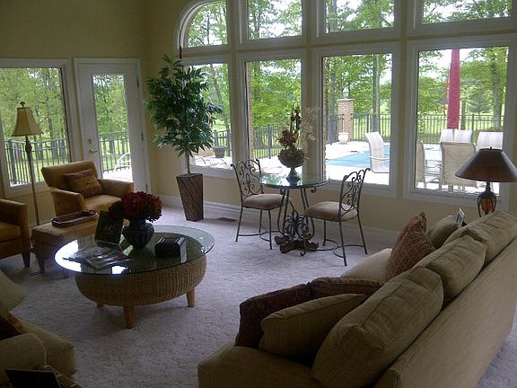 4th image of 121 Fairway Ave