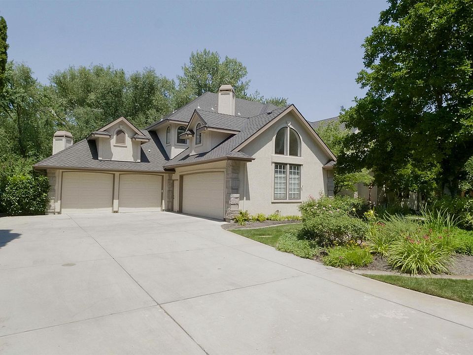 2nd image of 9500 W Pebble Brook Ln