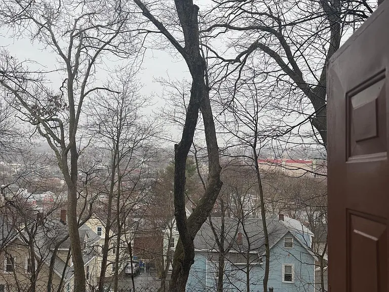 81 Bellevue Ave #A — Photo 4