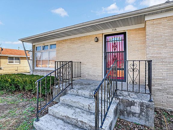 5th image of 706 W Washington Street