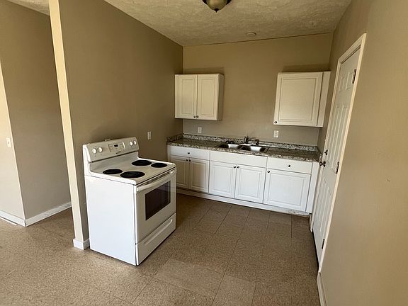 2nd image of 914 Dartmouth Ave SW #C