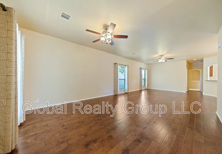 308 Rustic Trl — Photo 8