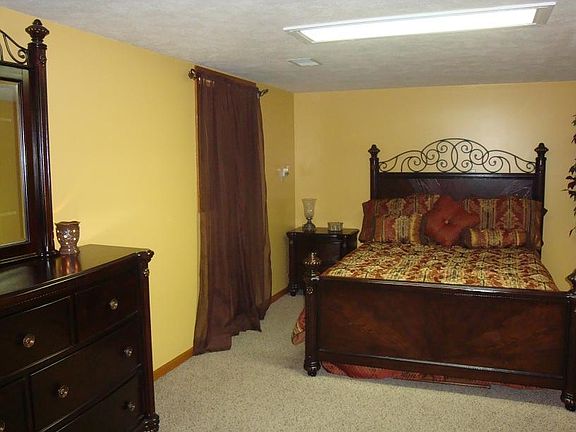 5th image of 57822 Sunbury Dr