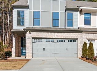 1127 Lucan Ln, Lawrenceville, GA 30043