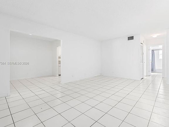 4th image of 500 NE 2nd St APT 223