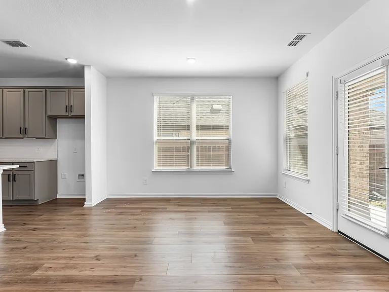 1227 Stockton Trl — Photo 11