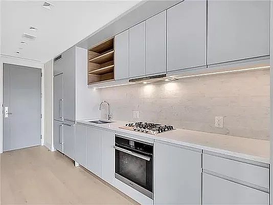 3rd image of 550 Vanderbilt Ave APT 526
