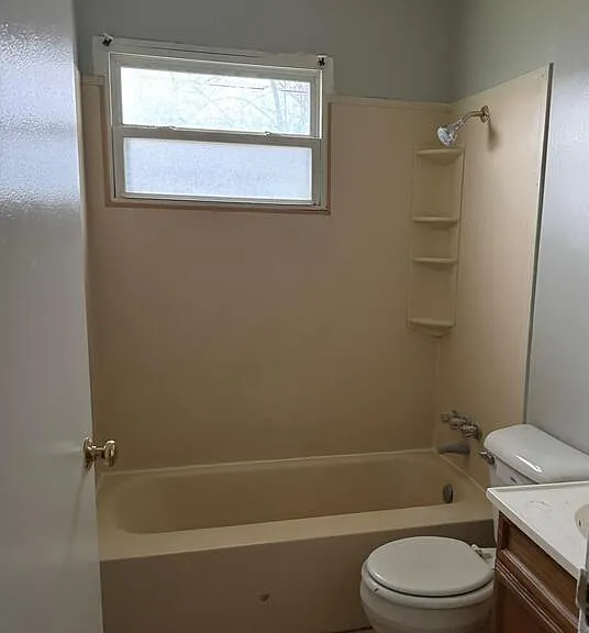 3226 N Wellington Ave — Photo 8