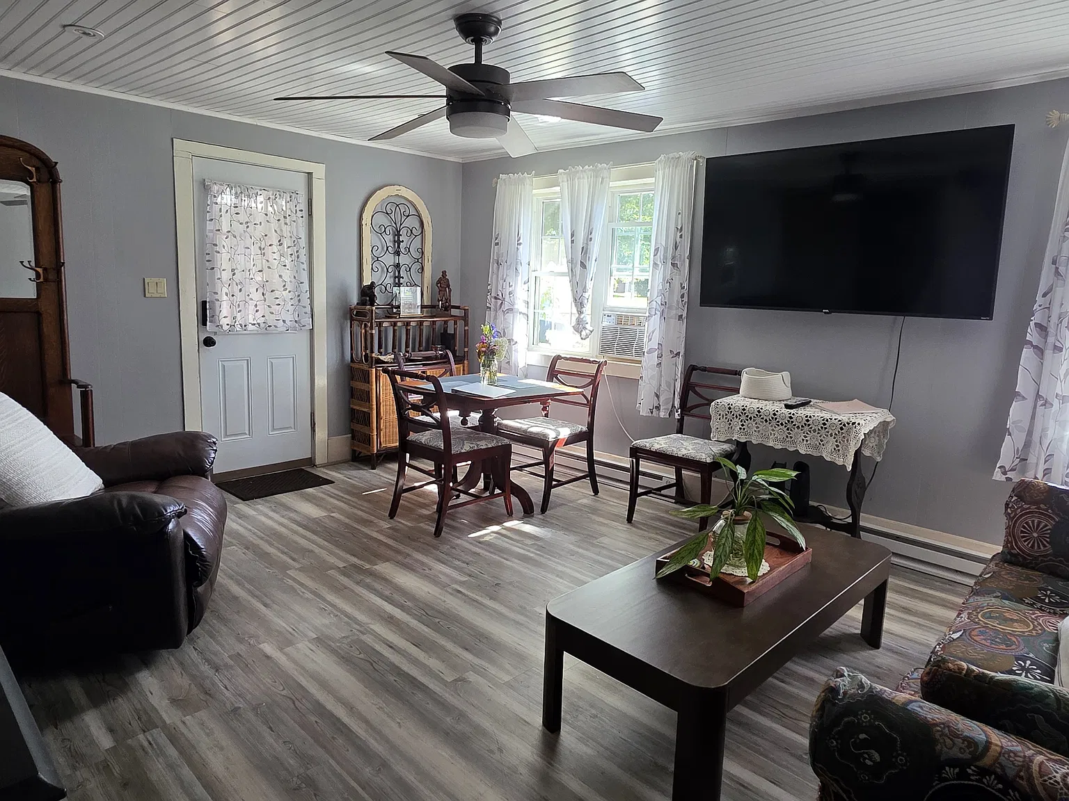 2 bed, 735 sqft, $1,000 — Photo 2