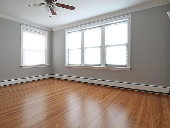 2nd image of 910 N Austin Blvd APT 2A