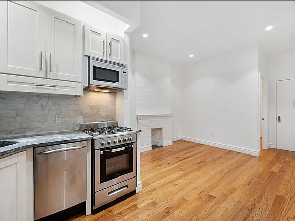 5th image of 164 E 82nd St #3C