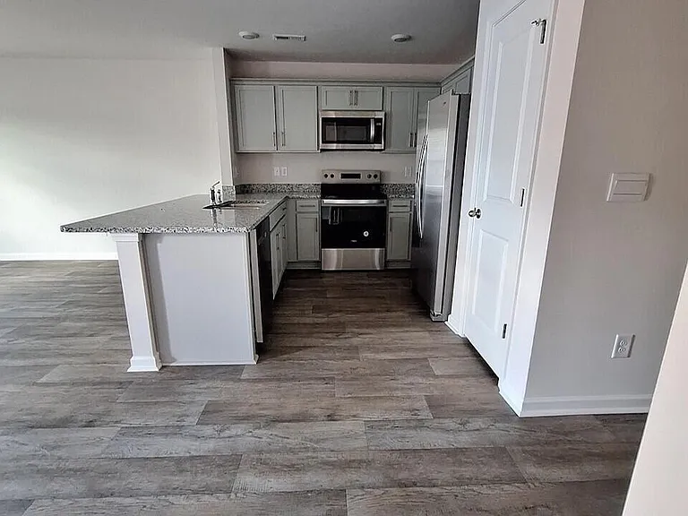 3200 Tatlock Way #E — Photo 5