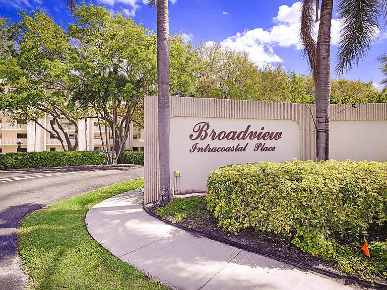 300 Intracoastal Pl #101 — Photo 2