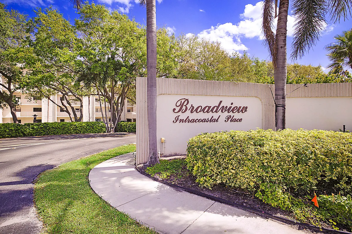 Building Photo - 300 Intracoastal Pl #101