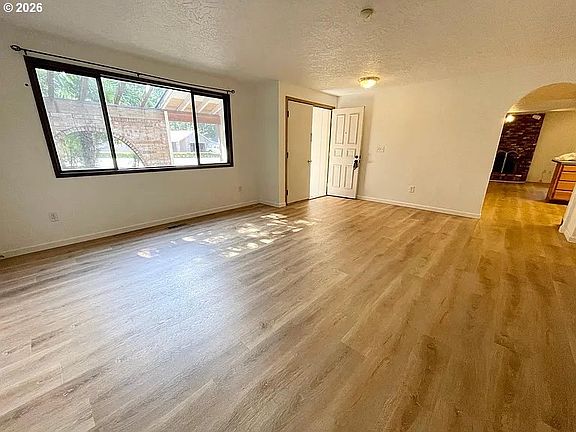2nd image of 15118 NE 5th St