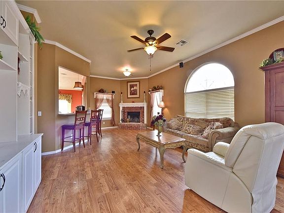 3rd image of 2000 Fair Meadow Dr